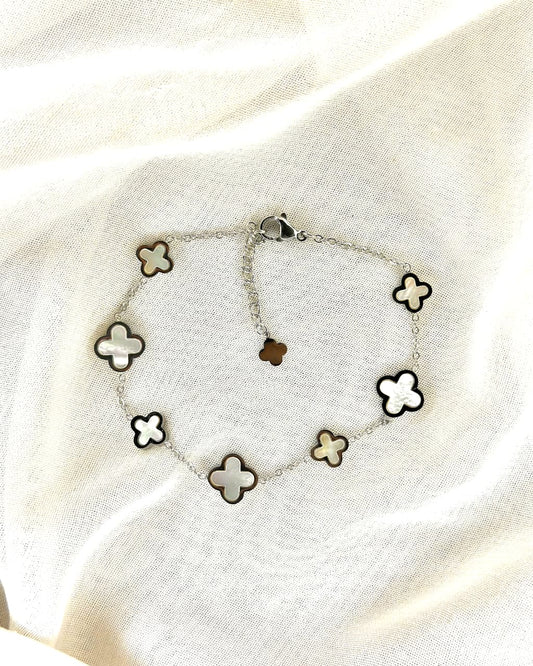 Luna Clover Mother of Pearl Bracelet