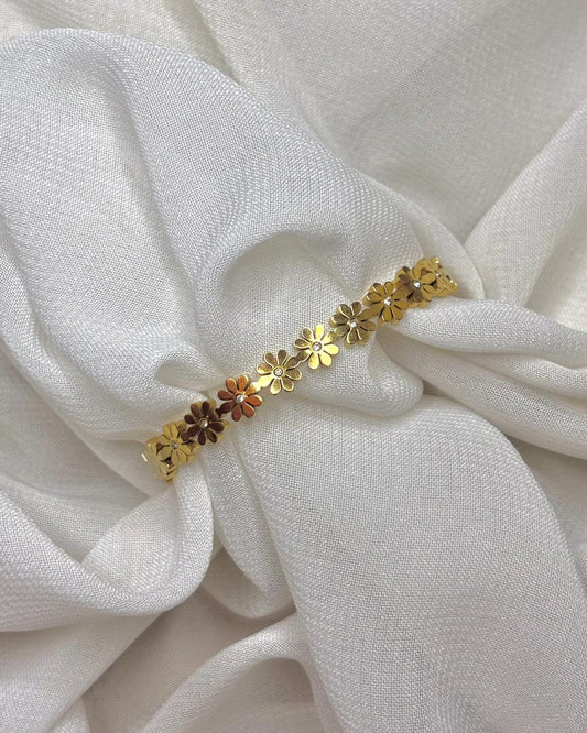 Stainless Steel Daisy Charm Bracelet (Gold Tone)
